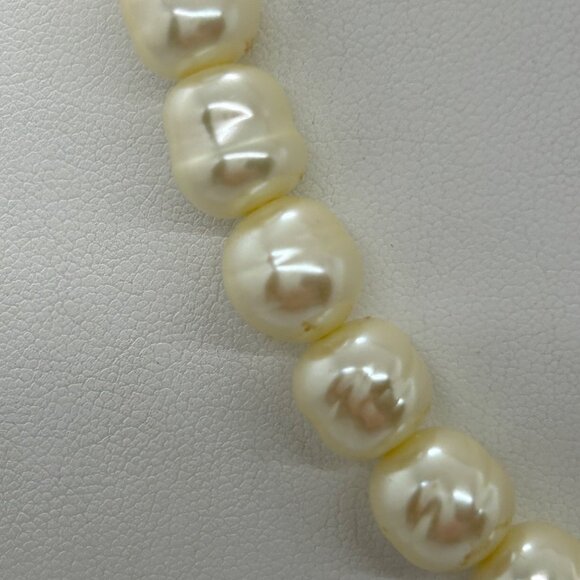 Vintage Faux Baroque Pearl Choker Necklace 15" With Box Clasp Elegant - Picture 4 of 16